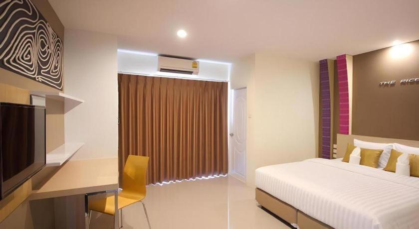 The Rice Hotel Roi Et Exterior foto