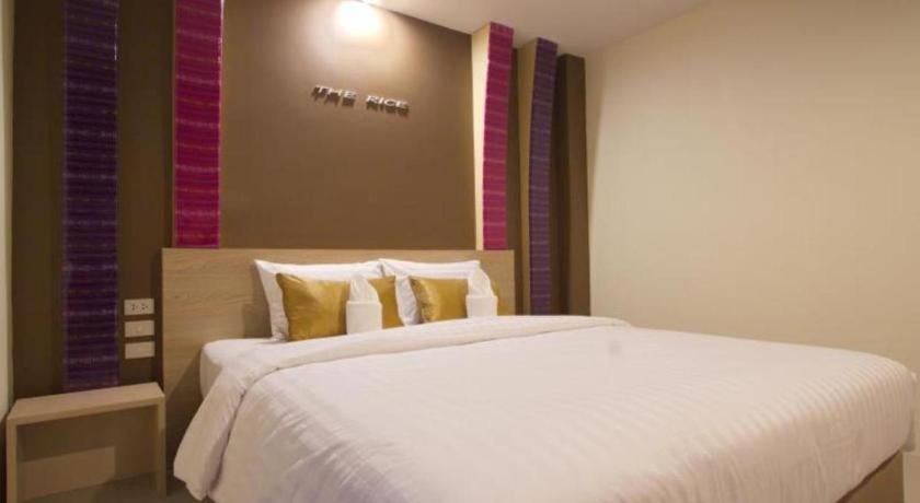 The Rice Hotel Roi Et Exterior foto